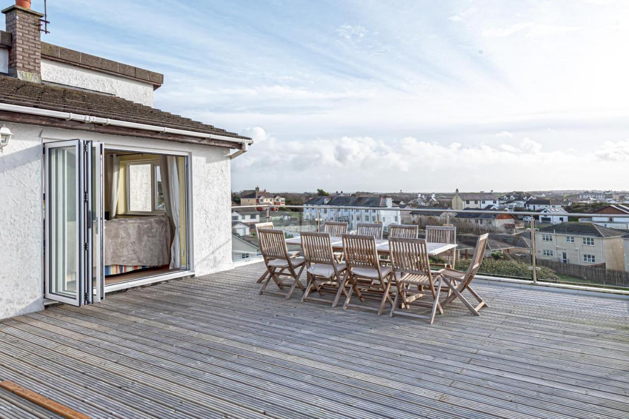 Trearddur Bay - Home With A View And Hot Tub - Sleeps 10 外观 照片