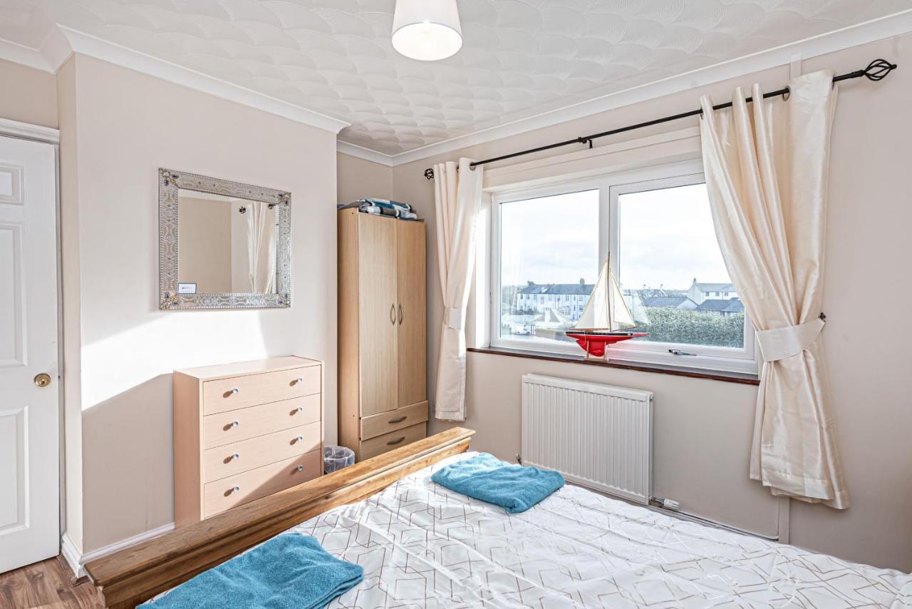 Trearddur Bay - Home With A View And Hot Tub - Sleeps 10 外观 照片