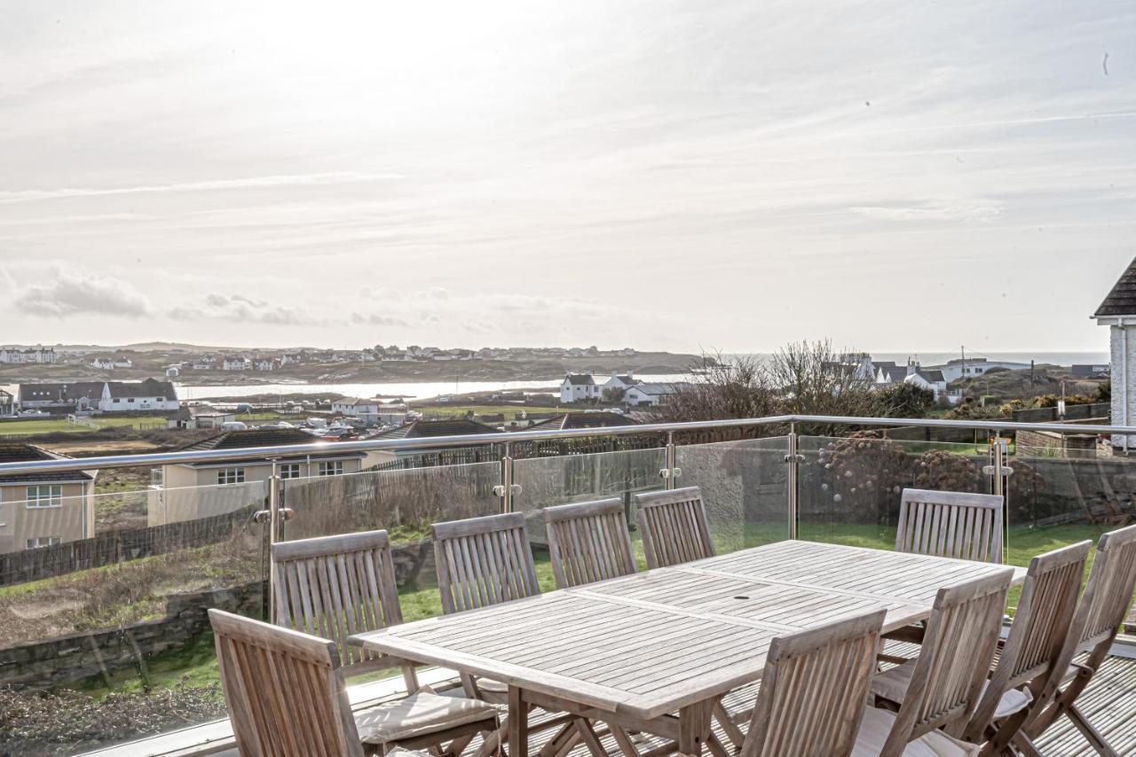 Trearddur Bay - Home With A View And Hot Tub - Sleeps 10 外观 照片